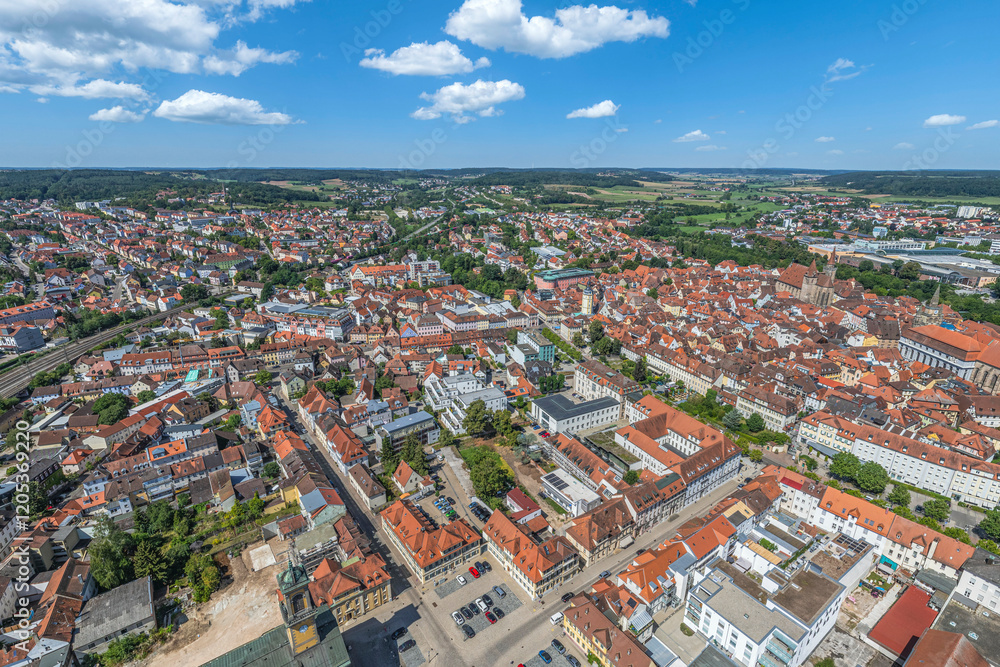 Fototapeta premium Ausblick auf Ansbach, Bezirkshauptstadt von Mittelfranken, im Sommer