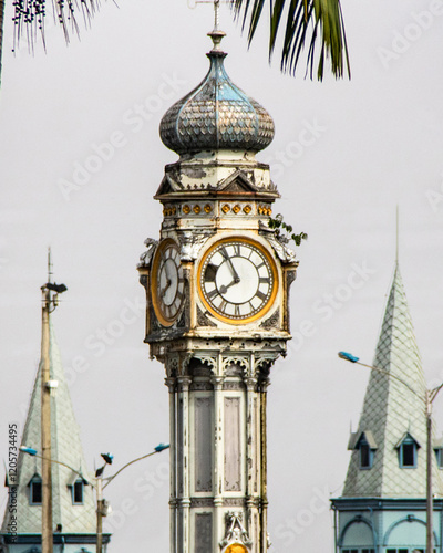 O Mercado Ver-o-Peso ou Mercado Municipal Bolonha de Peixe ou Mercado de Ferro ou somente Ver-o-Peso, é um mercado público, feira-livre. photo