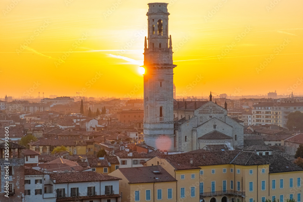 Obraz premium View of Verona old town with bell tower of Verona Cathedral, medieval architecture at sunset, Veneto, Italy. Italian cityscape. Travel destination in Europe