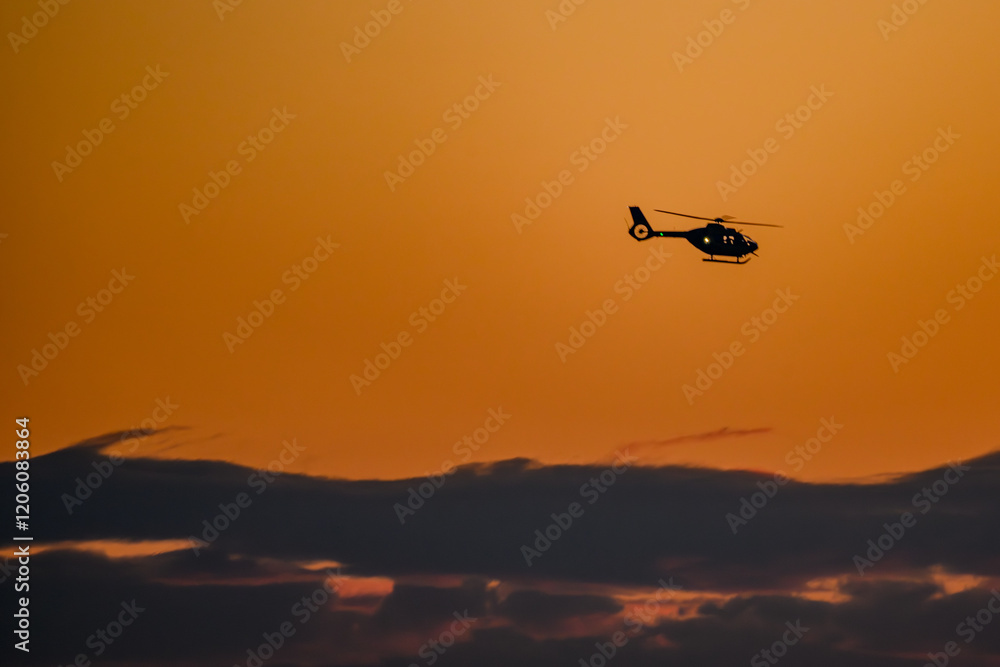 Fototapeta premium Sonnenuntergang über Straubing und dem niederbayerischen Gäubodenland