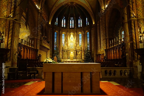 Schilderij op canvas Close up of festive Christmas decoration on the golden altar of the historic Mat