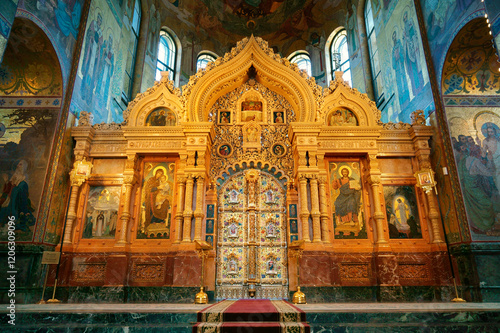 Obraz na płótnie Saint Petersburg Russia. Russian Orthodox Church of the Saviour on Spilled Blood. The altar screen of gold and precious stones w salonie