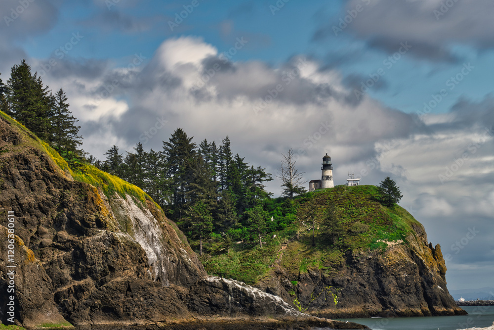 Fototapeta premium Cape Disapointment Lighthouse Washington coast