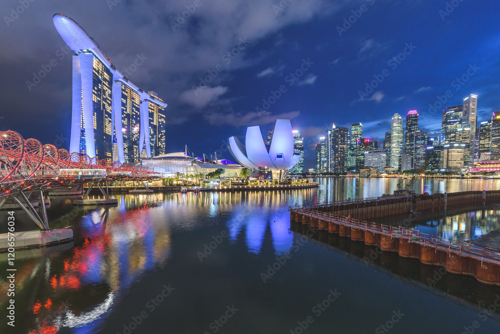 Fototapeta premium Night View of from Helix bridge Singapore Marina in Vibrant Colors