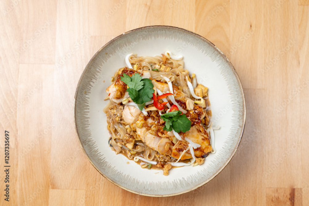 stir fried chicken fillet breast protein noodles vegetable fresh light dish restaurant bistro bowl plate