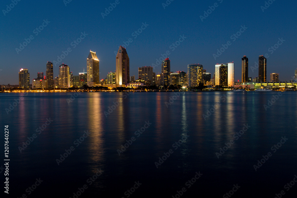 Fototapeta premium city skyline with reflection