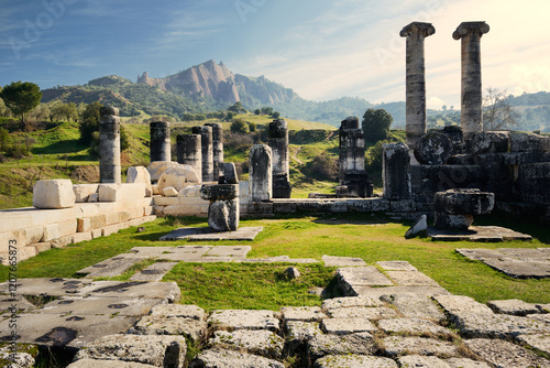 Obraz na płótnie Ionic style Temple of Artemis in the ancient Greek city of Sardis in Lydia, Turkey dates from 300 BC. Renovated by Romans 200 AD w salonie