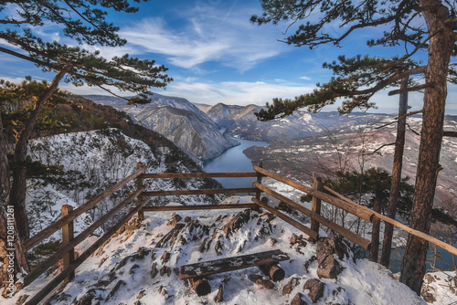 Obraz na płótnie Banjska Stena Observation Point in Winter Snow w salonie