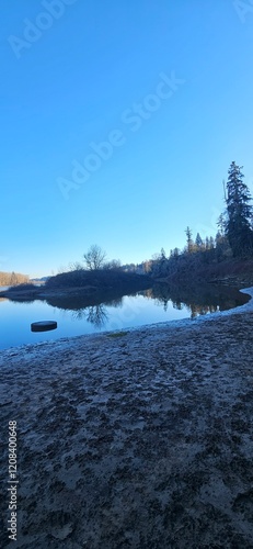 Obraz na płótnie River beach in the Winter w salonie