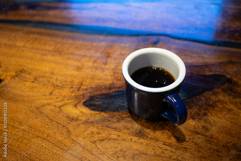 挽きのコーヒー豆で淹れたホットコーヒー。