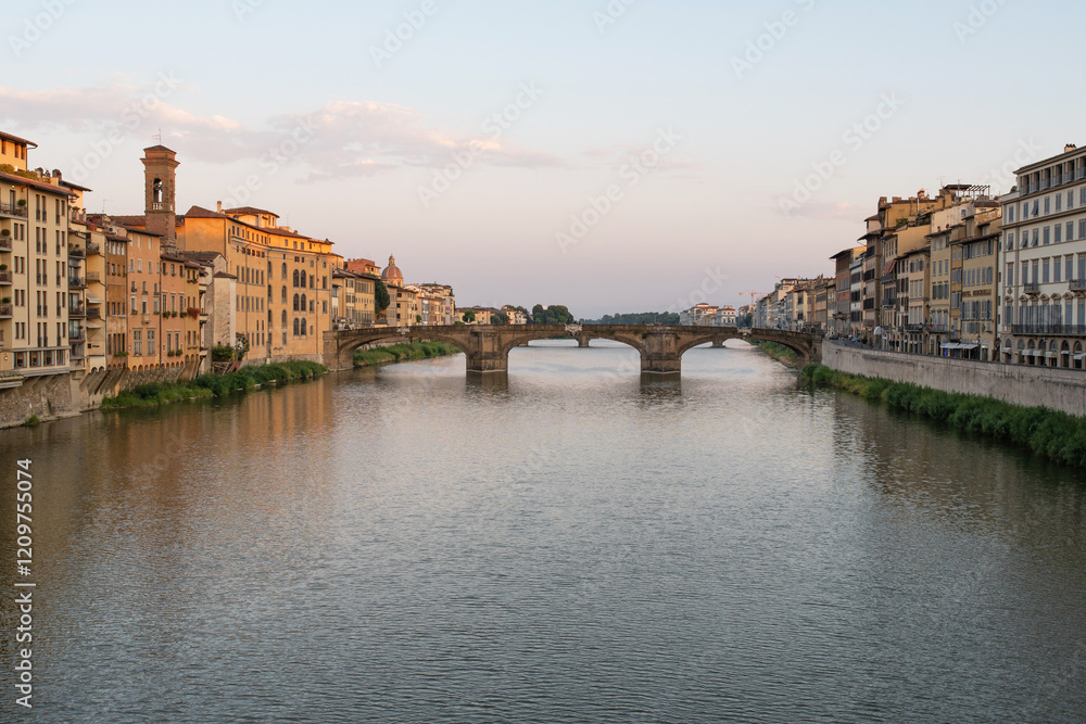Naklejka premium Arno River in Florence. Bridge of the Holy Trinity. Tuscany