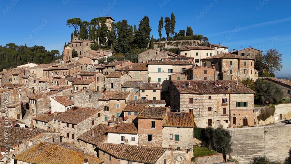 Obraz premium Cetona, exclusive tourist destination in Tuscany, Siena. Italy. Aerial view of the medieval village of Cetona, a famous tourist attraction in Tuscany.