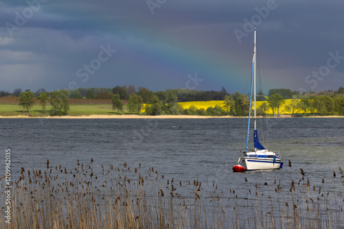 Fototapeta Naklejka Na Ścianę i Meble -  Burzowe Jezioro Narie - Warmia i Mazury 