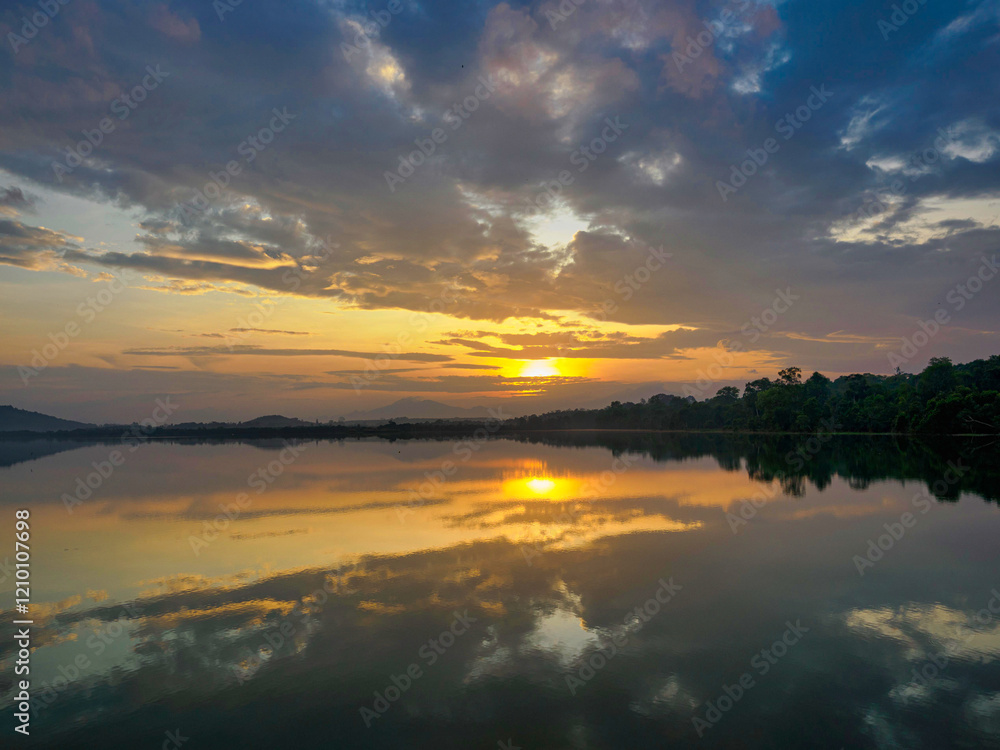Fototapeta premium Morning light, mountain range, clouds, reflections on water