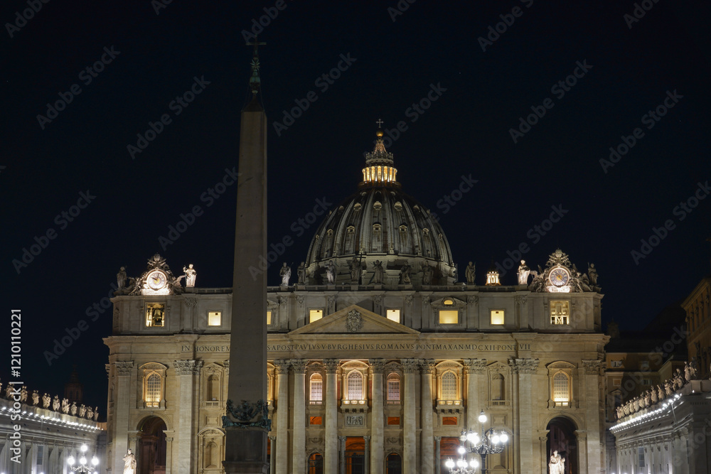 Obraz premium St. Peter's Basilica at night - Rome, Italy. High quality photo