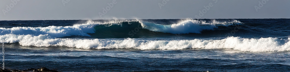 Ocean Waves with Breaking Crest Ocean Waves with Breaking Crest