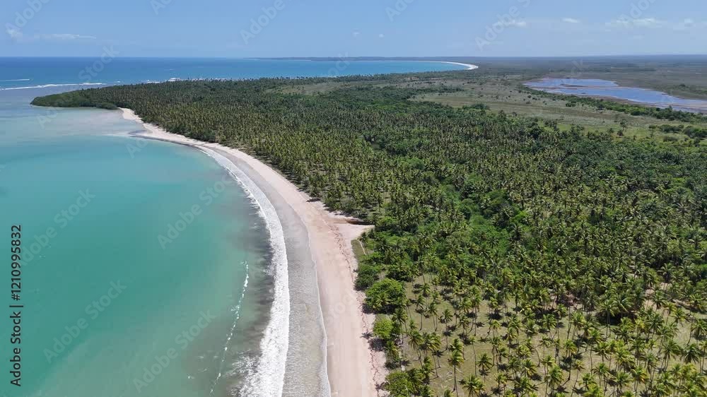 Praia de Garapuá, na Bahia, Brasil Praia de Garapuá, na Bahia, Brasil