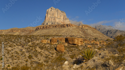 Foto El Capitan of the Guadalupe Mountains National Park in West Texas, USA