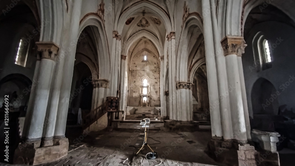Fototapeta premium Interior de la Iglesia de Villamorón, Burgos, España