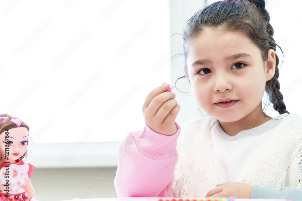 girl plays educational games, girl plays educational games,