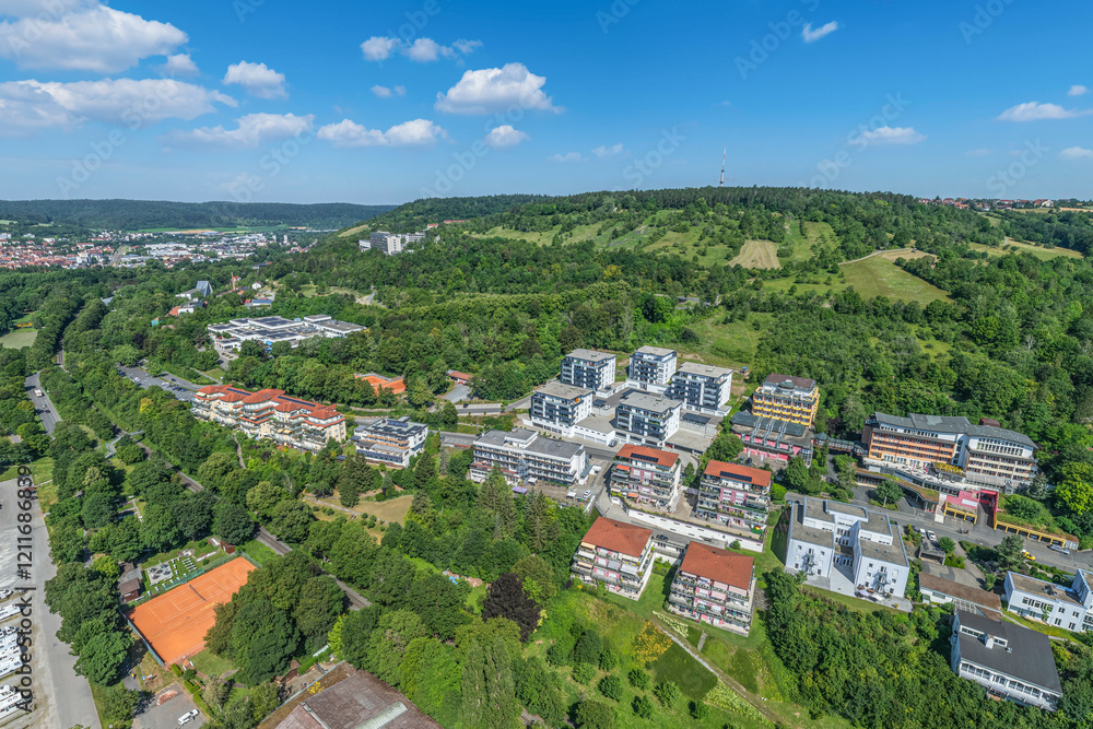 Fototapeta premium Das Liebliche Taubertal bei Bad Mergentheim an einem sonnigen Sommertag von oben 