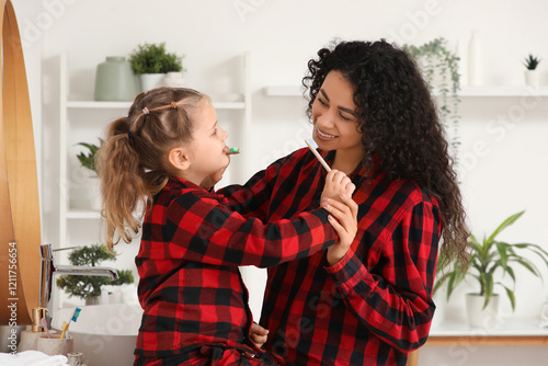 Little girl and her mother ...