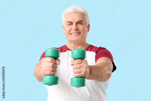 Sporty senior man exercisin...