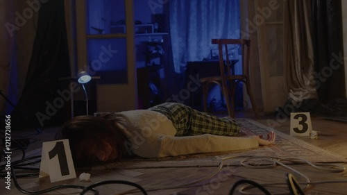 A dead woman on the floor at home, numbered clues, and flashing blue-red lights. Just then, a foot enters the frame — calm, deliberate. Nighttime