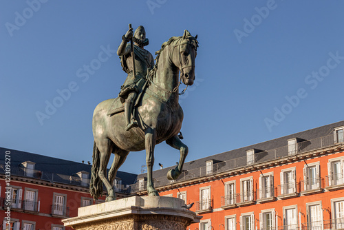 Obraz na płótnie Madrid, Spain. Equestrian statue of Philip III in Plaza Mayor, a major landmark made by Giambologna and Pietro Tacca w salonie