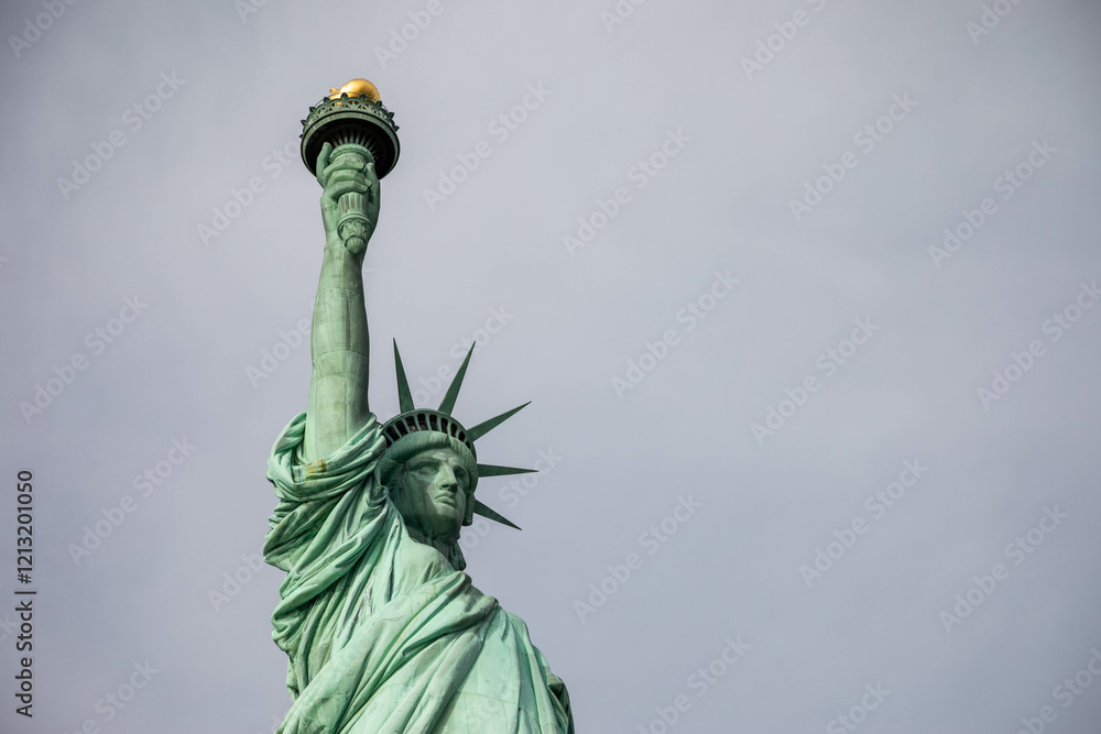 Fototapeta premium statue of liberty city, new york