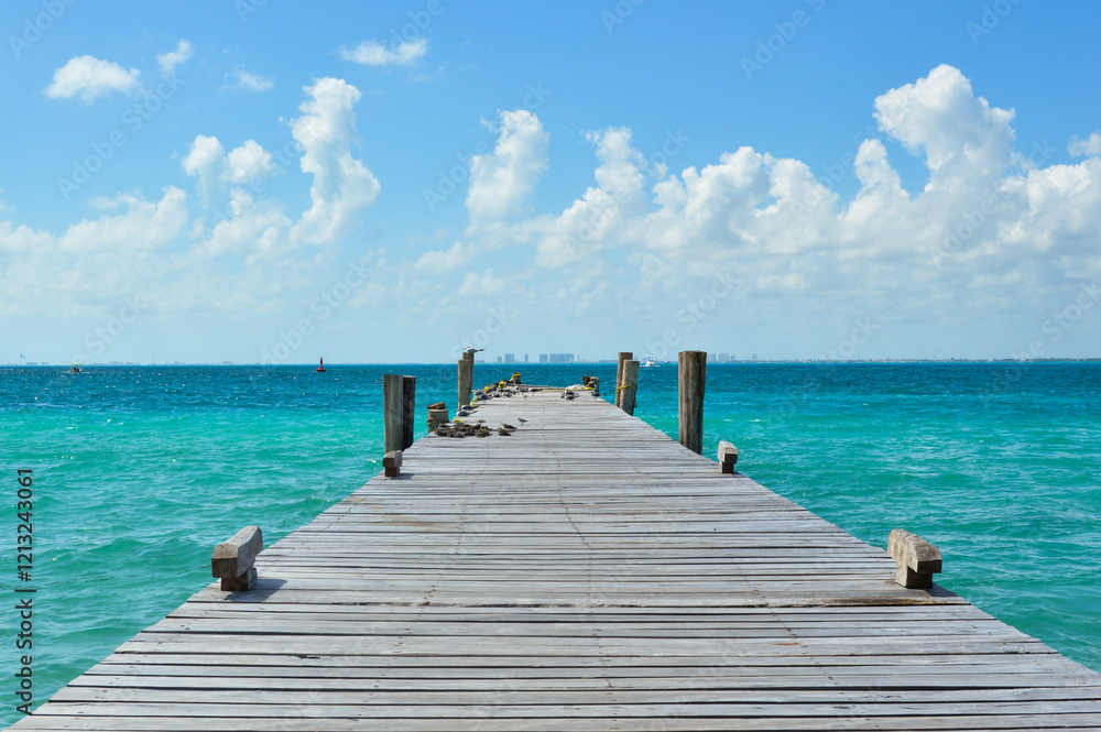 Fototapeta premium Muelle vista al mar caribe