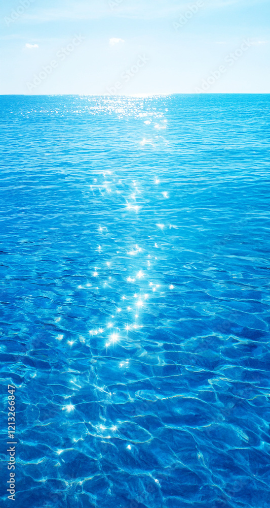 Obraz premium Calm water reflecting sunlight