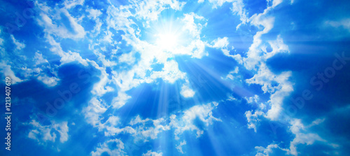 青空に太陽