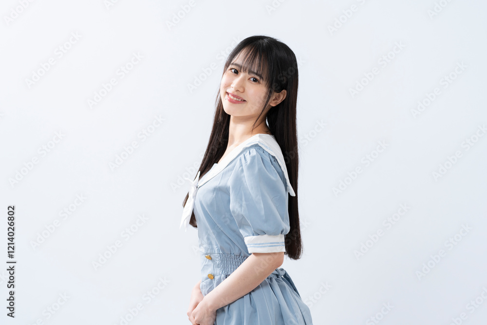 セーラー服を着た女性