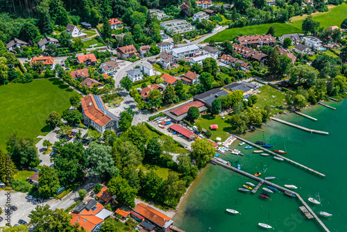 Sommer am idyllischen Wörthsee im oberbayerischen Alpenvorland photo