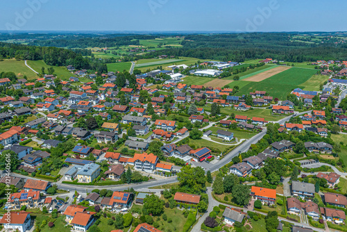 Der Luftkurort Rimsting nahe der Chiemsee in Oberbayern im Luftbild photo