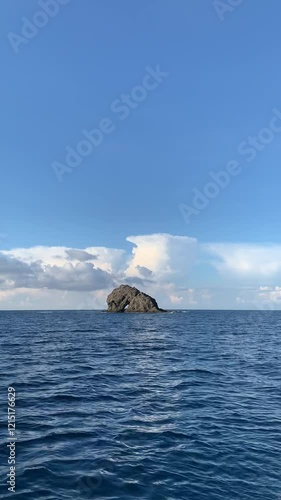 Mittelmeerküste Sardinien, auf dem Segelschiff photo