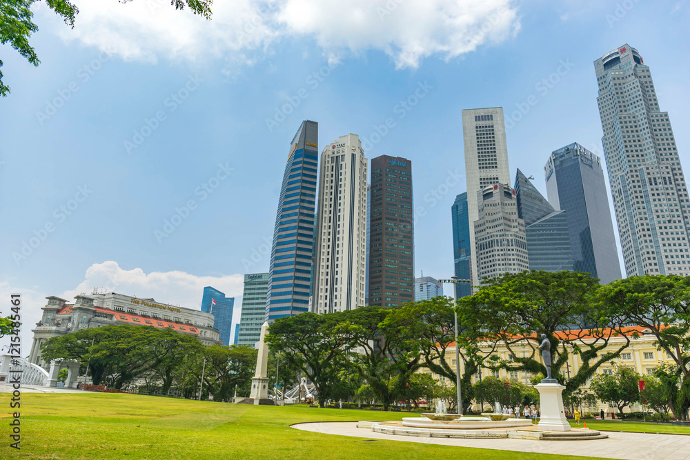Obraz premium Singapore skyline at the Marina at sunny day , Singapore, Southeast Asia,