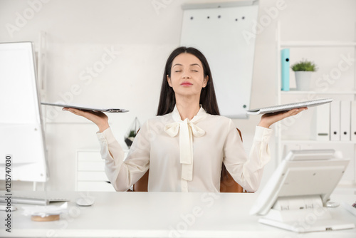 Young businesswoman with no...