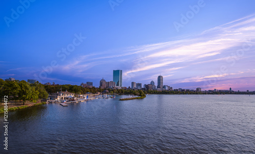 Obraz na płótnie USA, Panoramic view of Boston skyline and downtown from Longfellow bridge over Charles River. w salonie