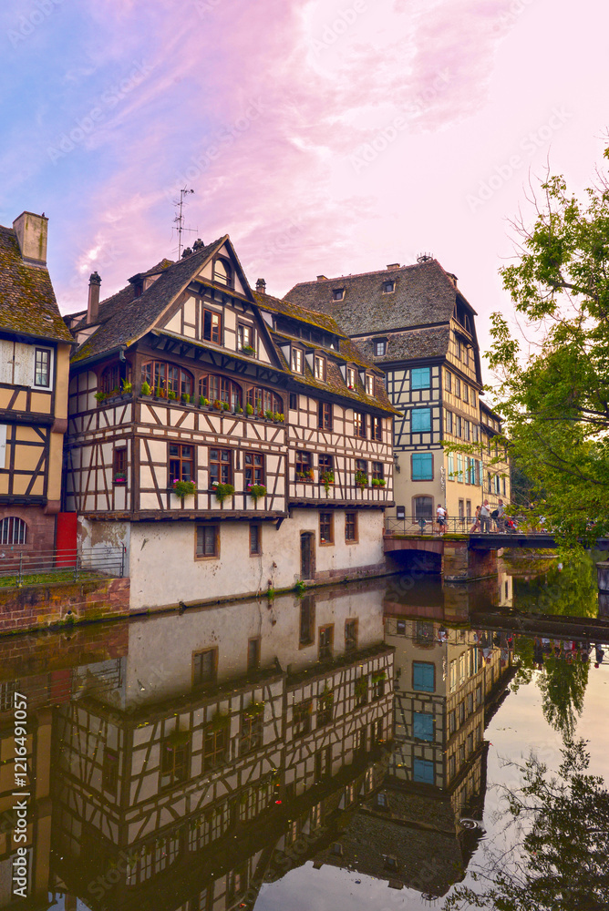 Obraz premium La Petite France in der Altstadt von Straßburg
