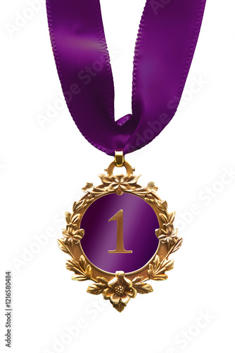 Edle, goldene, glänzende Medaille für den ersten Platz oder Sieger am violetten Band, freigestellt photo