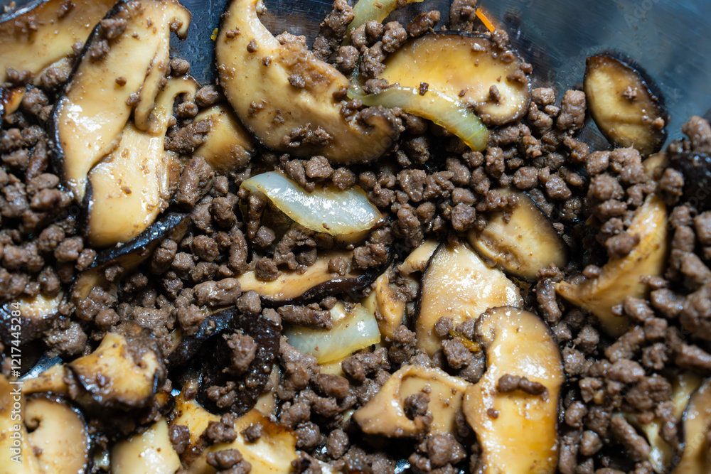 stir-fried shiitake mushroom and beef