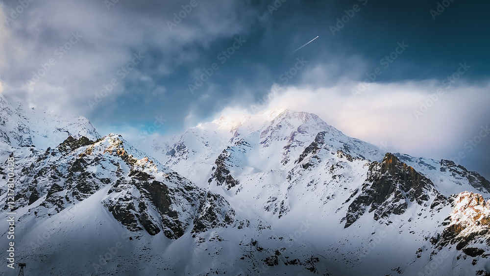 Obraz premium winter panorama of mountains in Italy