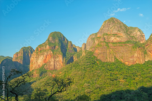 Obraz na płótnie Specacular Mountains in the Midlands of Bolivia w salonie