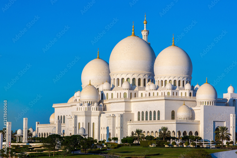 Fototapeta premium Sheikh Zayed Grand Mosque in Abu Dhabi