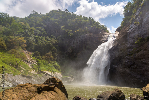 Obraz na płótnie Dunhinda waterfall in Sri Lanka w salonie