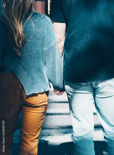 Картината върху платно couple walking in the city holding hands love
