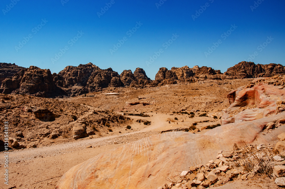 Fototapeta premium Desert in sunny day. Mountain landscape in the desert.