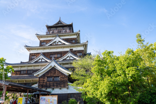 Obraz na płótnie 広島県広島市の城、日本、5月 w salonie